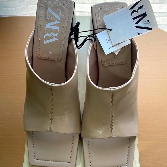 Comfort heel leather sandals - Picture 3 of 11